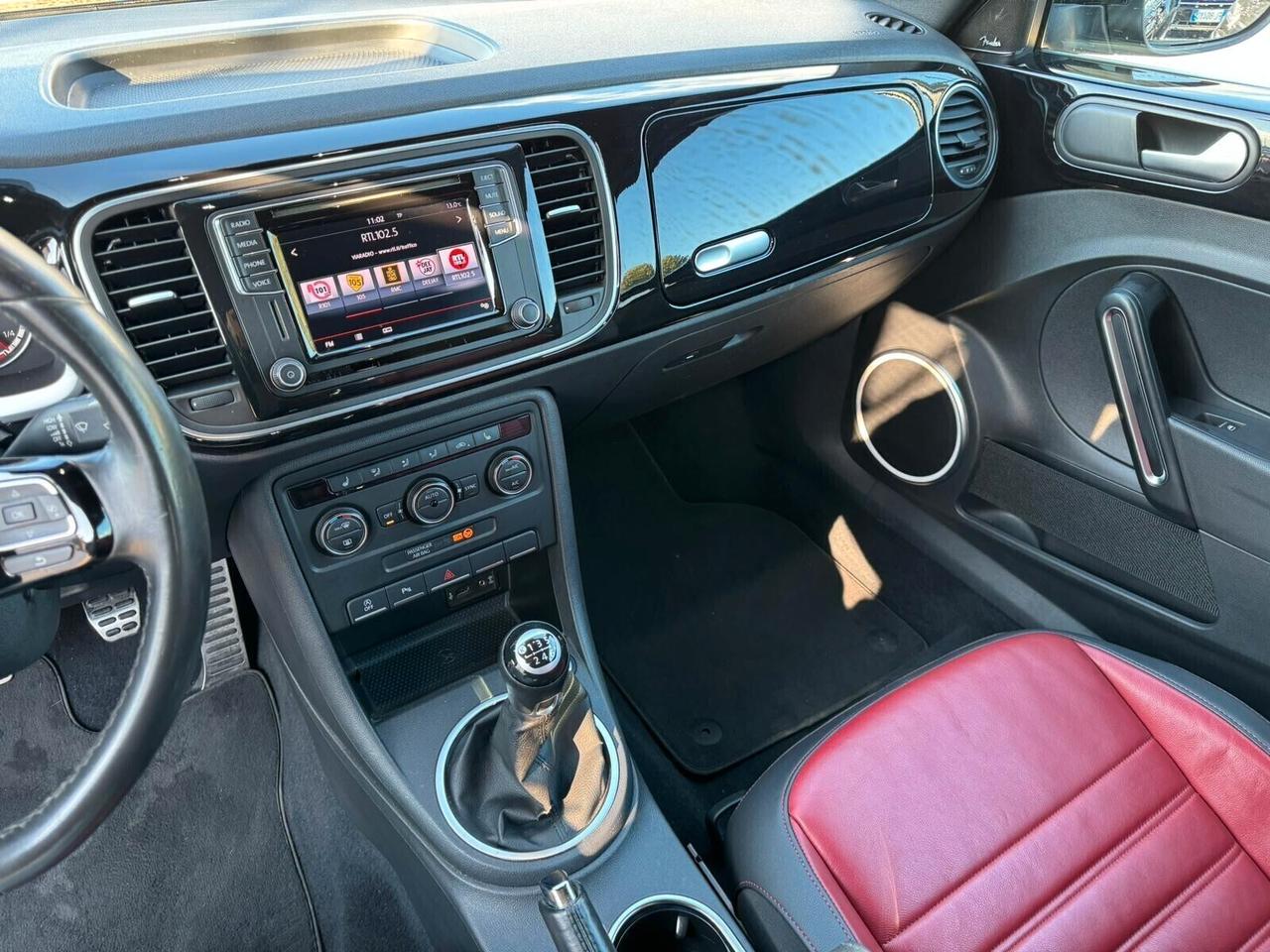 Volkswagen Maggiolino Cabrio Un Gioiello di Auto 2.000€ di Bonus Rottamazione!