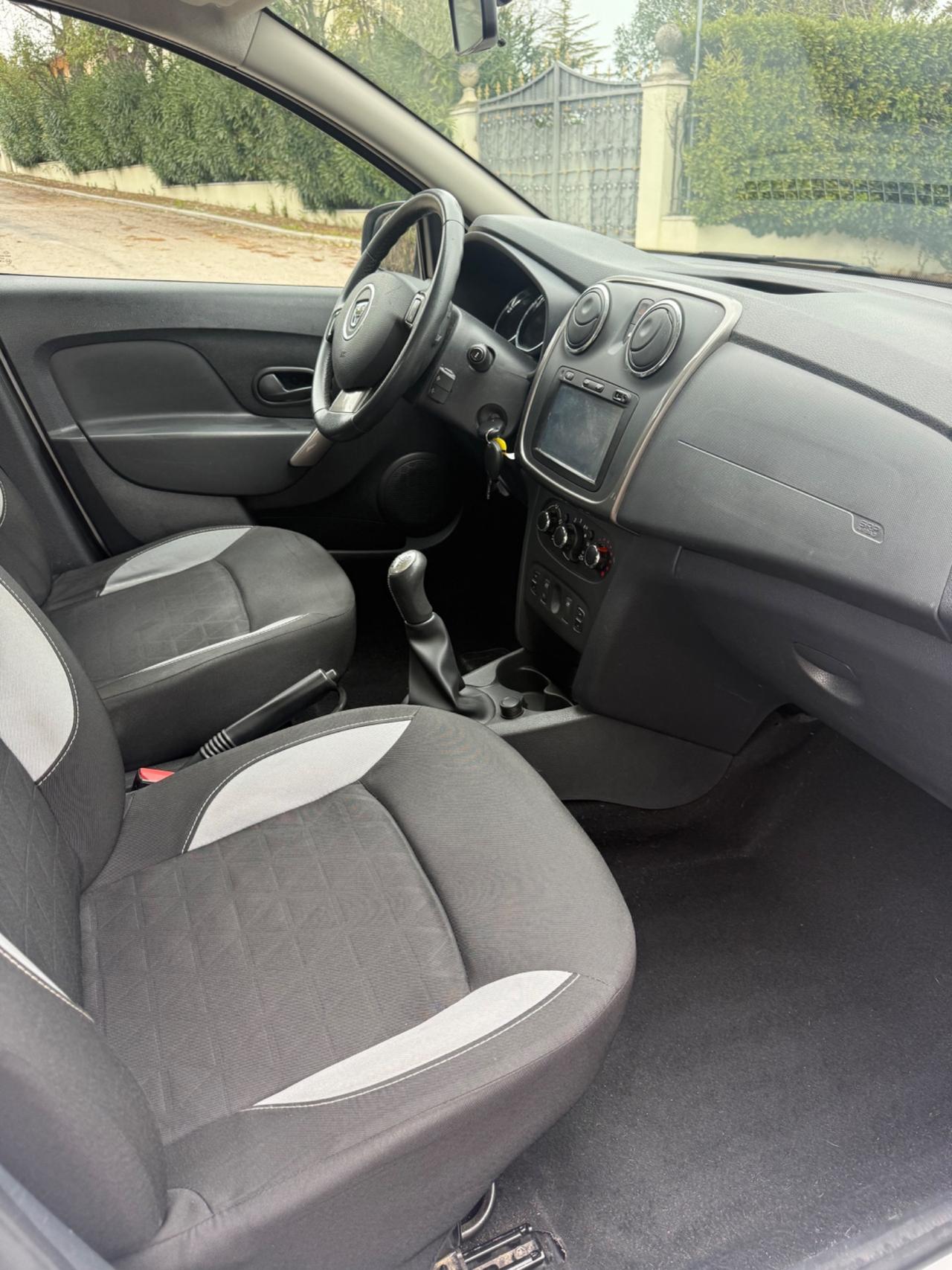 Dacia sandero stepway benzina NEOPATENTATI unipropr