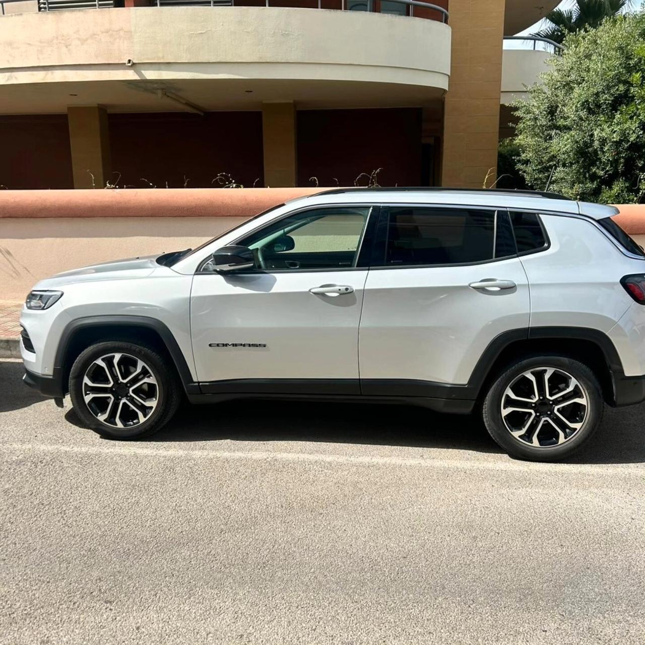 Jeep Compass 1.3 Turbo T4 2WD Limited - 42.000 km