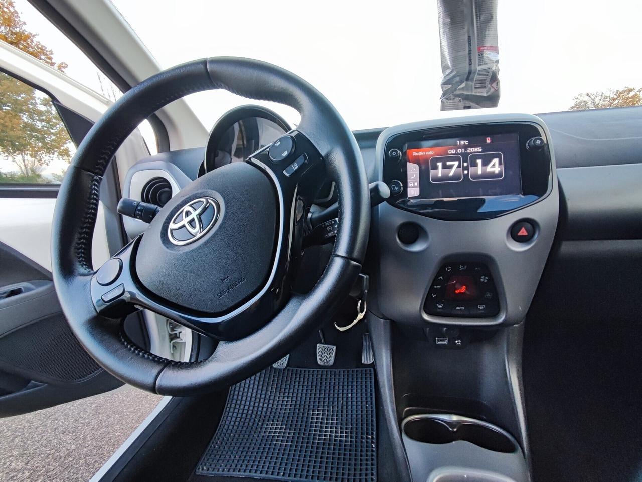 Toyota Aygo 1.0 VVT-i 72 CV 5 porte x-clusiv