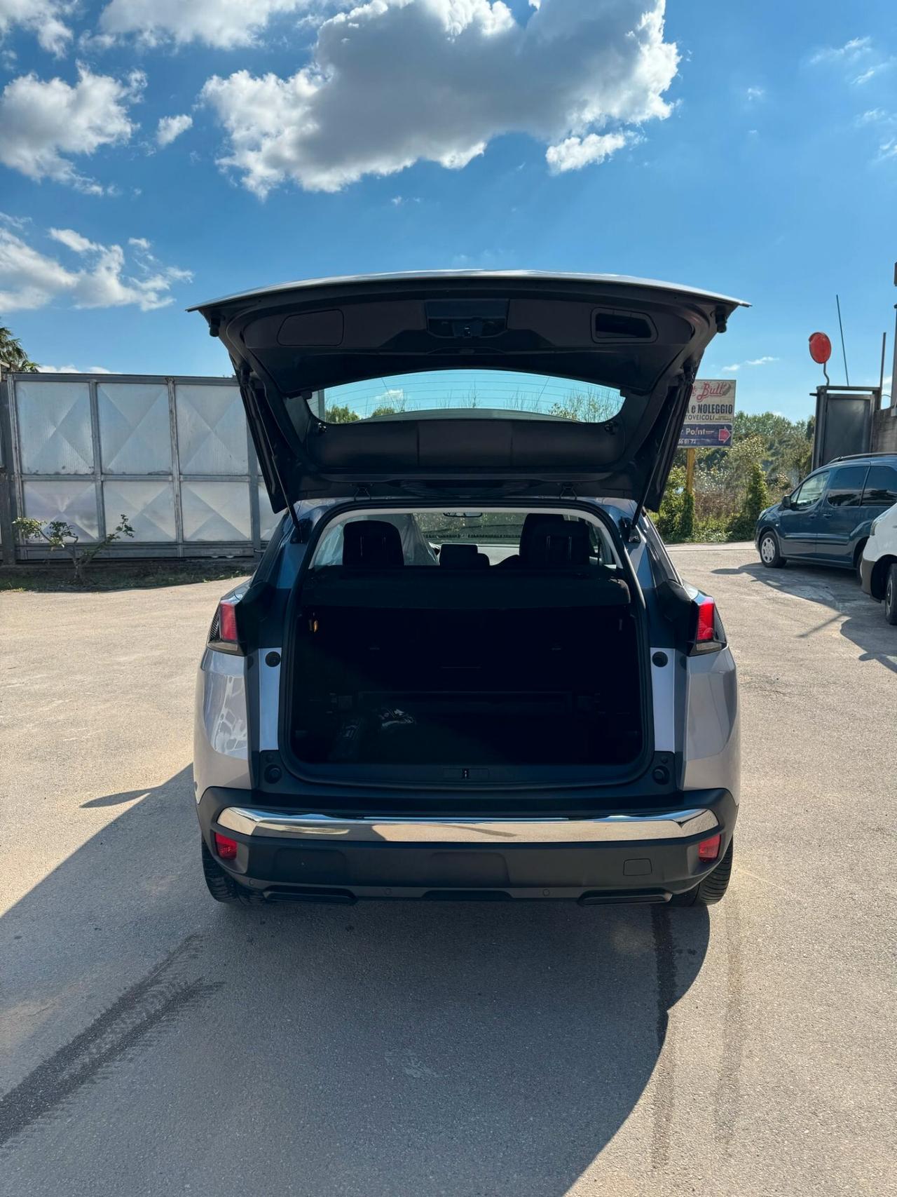 Peugeot 3008 BLUEHDI EAT 8 CAMBIO AUTOMATICO 131 CV. S&S PARI AL NUOVO RIF:2424