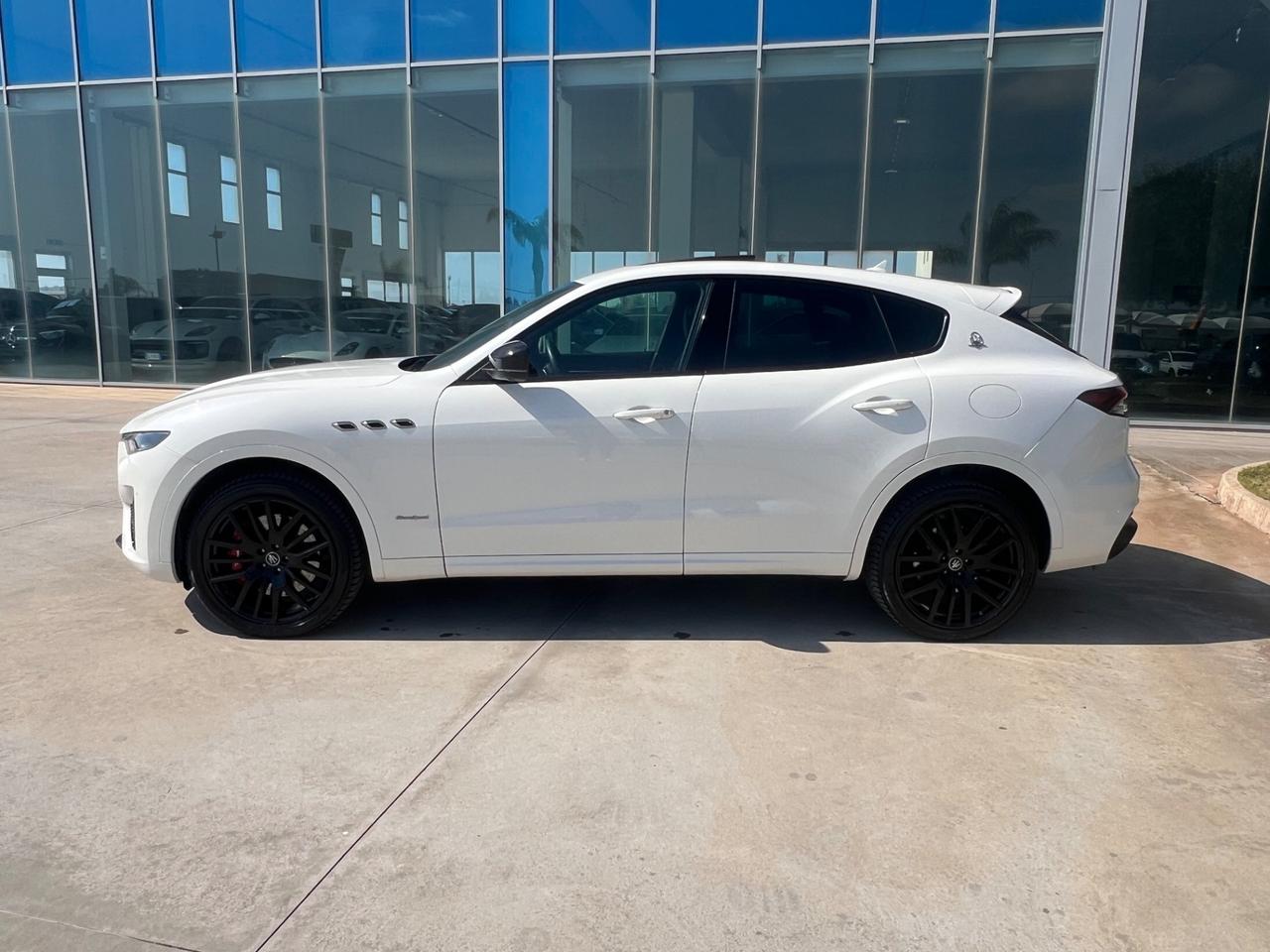 Maserati Levante V6 430 CV S AWD Gransport possibilità noleggio no scoring