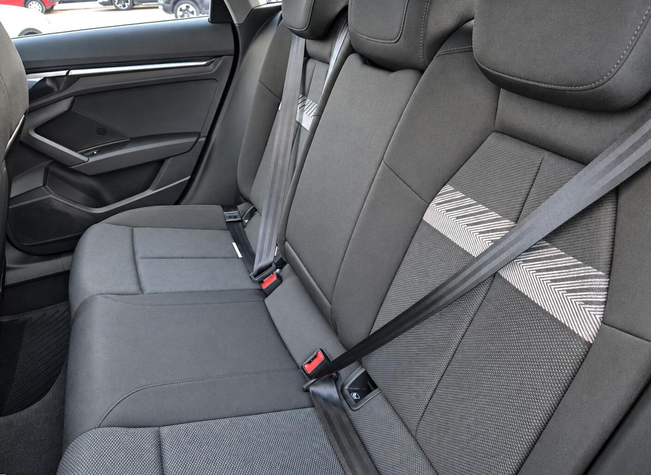 Audi A3 Sportback 30 TDI 116CV S-tronic Business Advanced