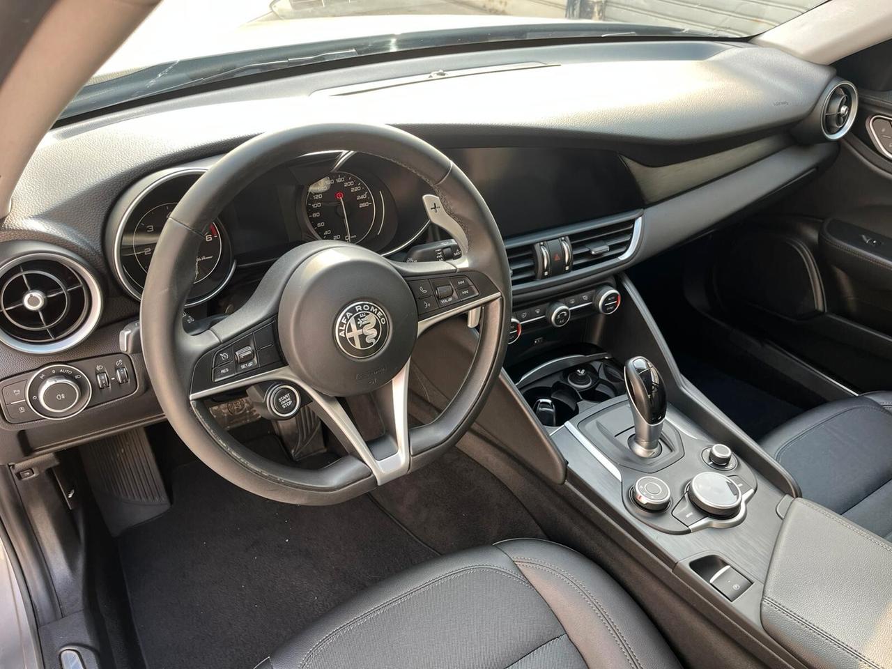 Alfa Romeo Giulia 2.2 Turbodiesel 180 CV AT8 Business Sport Launch Ed.