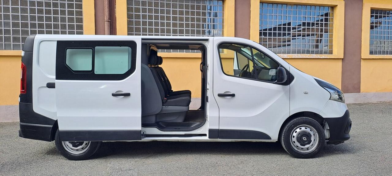 Renault TRAFIC 1.6 DCI 125 CV PASSO LUNGO MAXI - 6 POSTI - CON PEDANA DI CARICO +IVA
