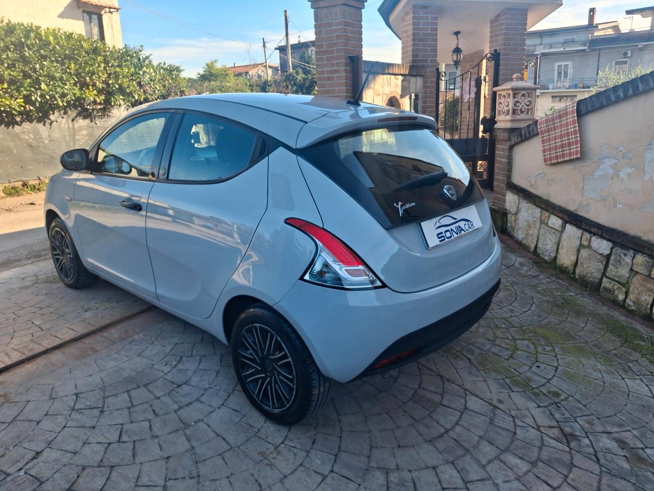 Lancia Ypsilon 1.2 69 CV 5 porte GPL Ecochic Gold neopatentati