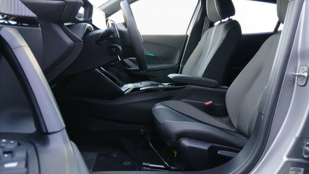 Peugeot 2008 1.5 BlueHDi Allure Pack EAT