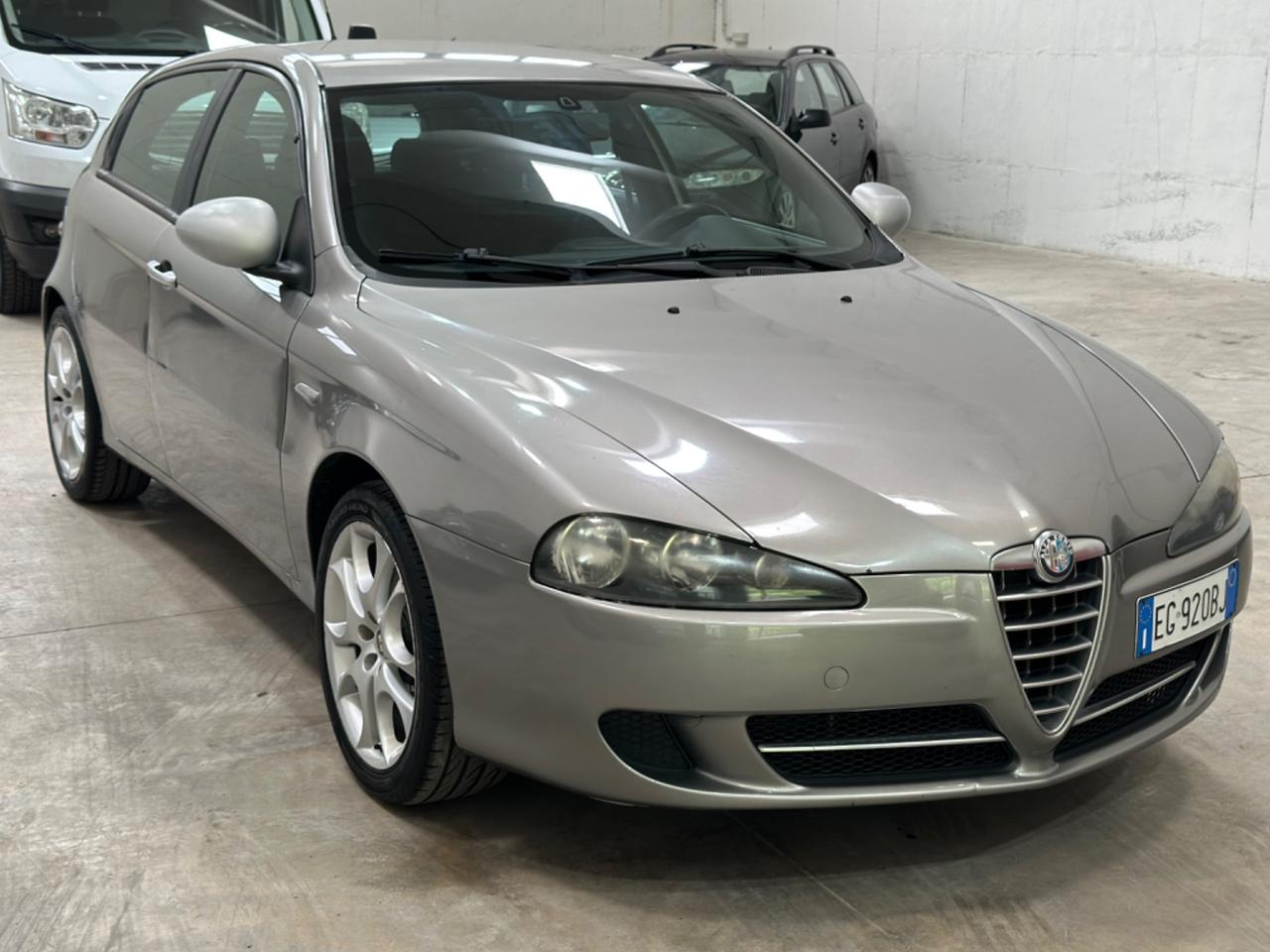 Alfa Romeo 147 1.6 16V TS (105) 5P MOVING METANO KMCERT