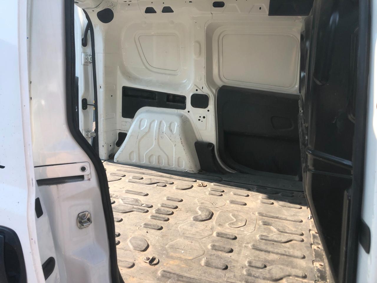 FIAT DOBLO' BENZINA METANO