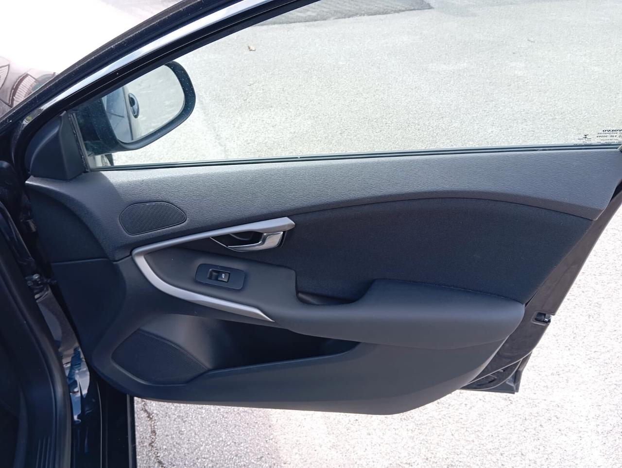 Volvo V40 D2 1.6 Summum