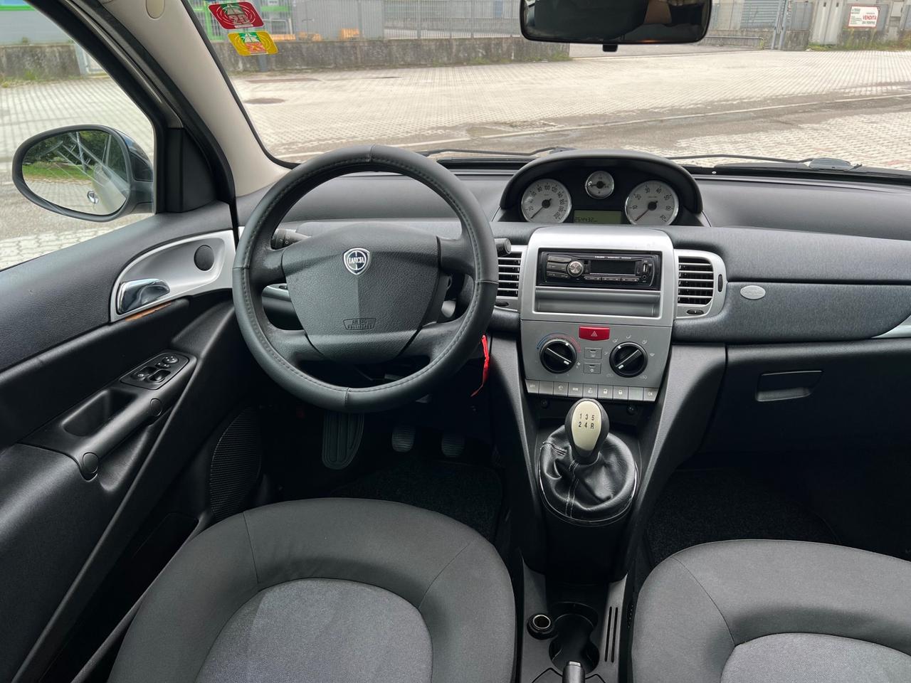 Lancia Ypsilon 1.3 MJT 75 CV Platinum