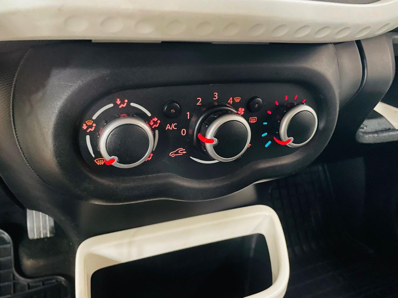 Renault Twingo 1.0 SCe Intens