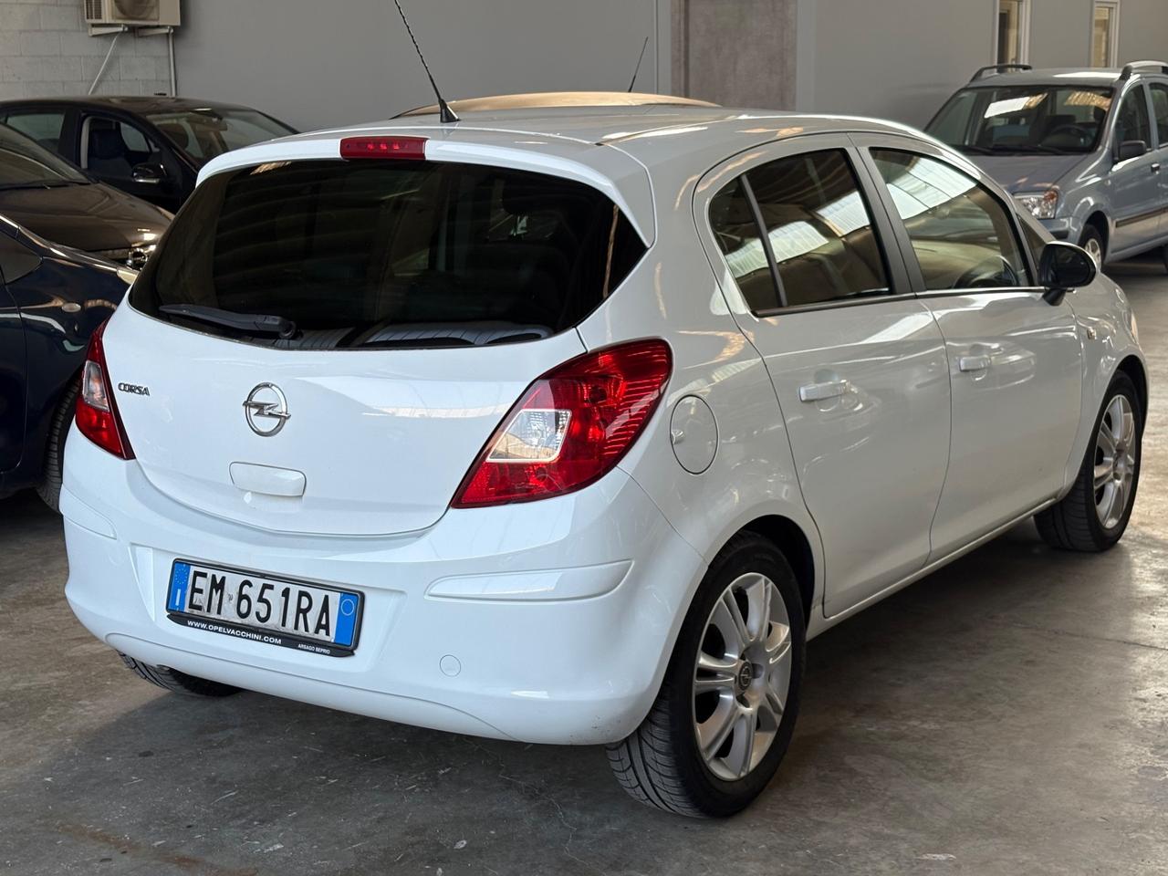 Opel Corsa 1.2 5 porte Sport