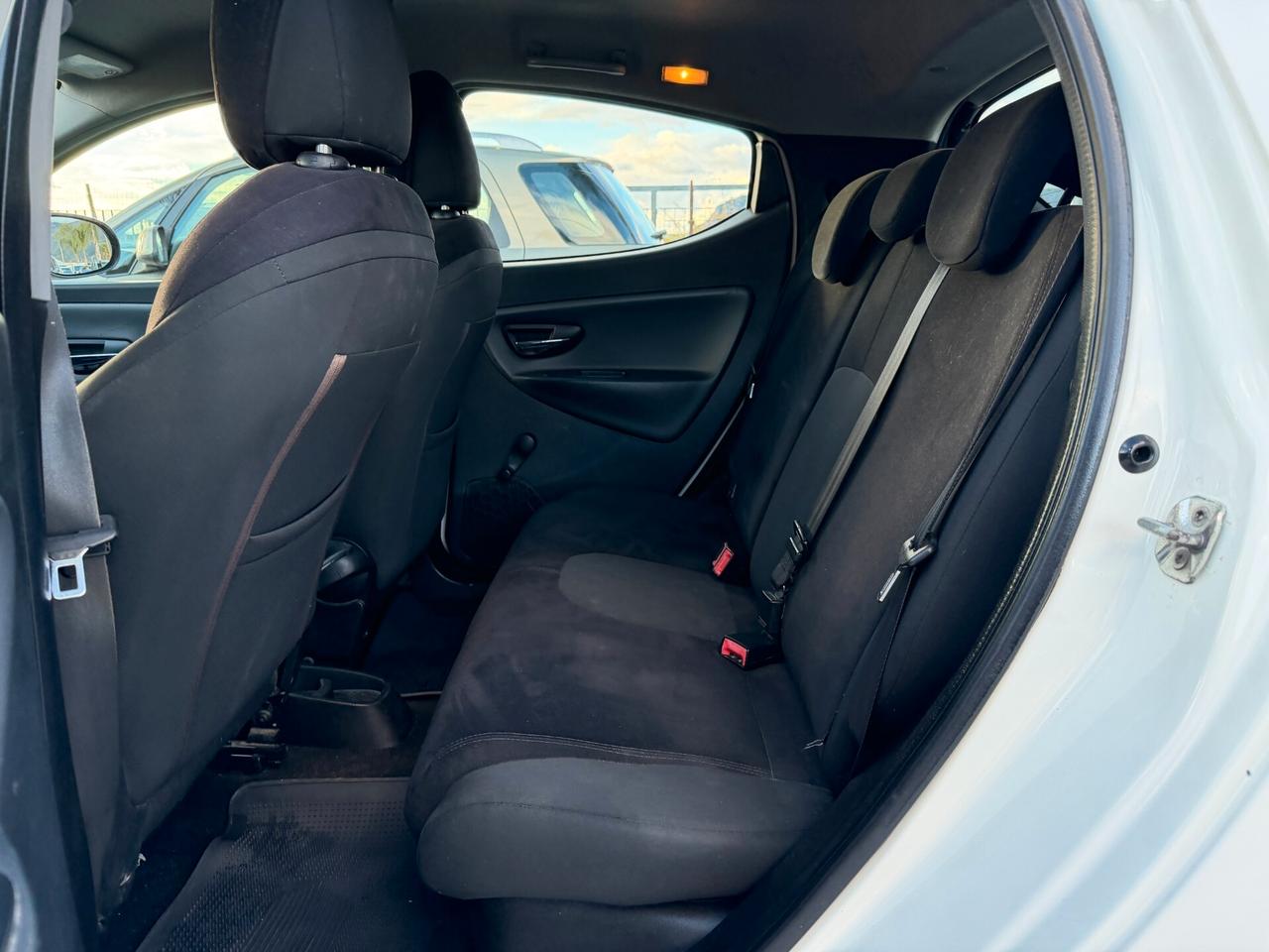 LANCIA YPSILON 2012 1.2 BENZINA 69 CV *TAGLIANDATA