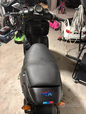 Malaguti Phantom F12