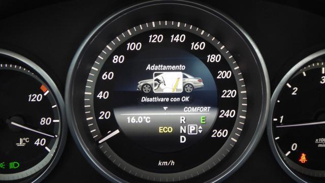 MERCEDES-BENZ E 220 CDI BlueTEC