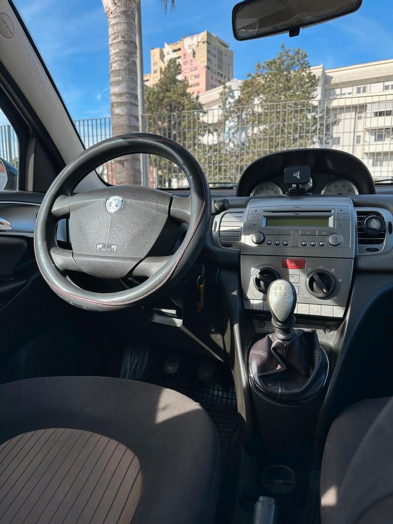 LANCIA YPSILON 1.2 BENZINA 2007 OK NEOPATENTATI