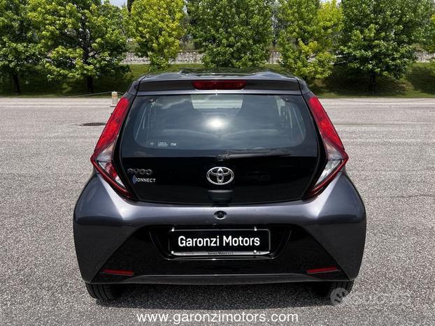 Toyota Aygo Connect 1.0 VVT-i 72 CV 5 porte x...