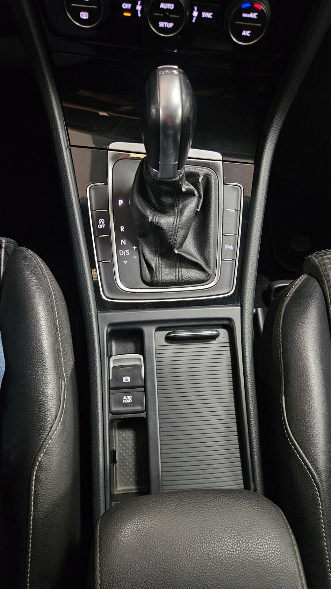 Volkswagen Golf 1.6 TDI DSG 5p. Highline BlueMotion Technology