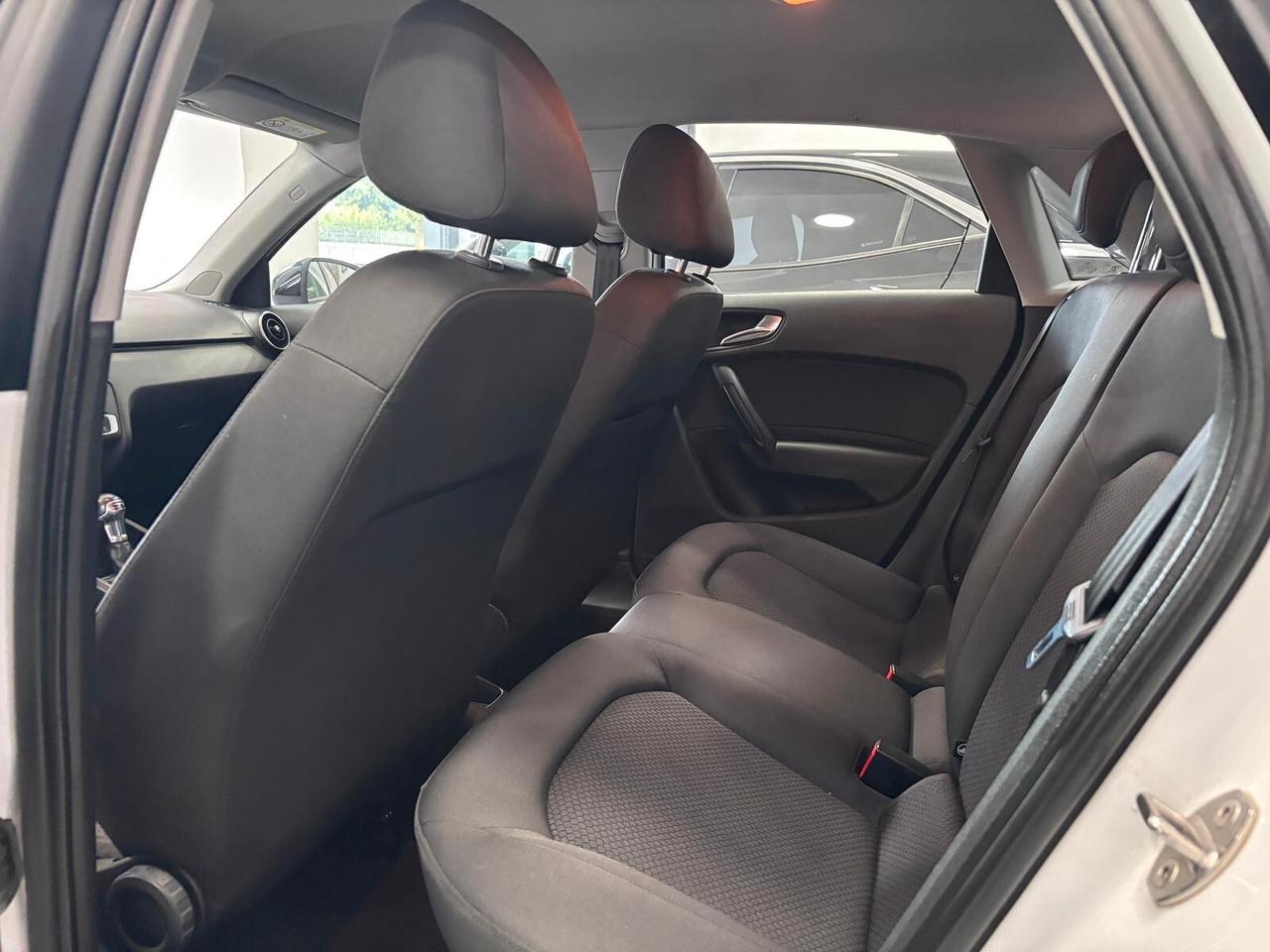 AUDI A1 SPORTBACK 1.4 TDI S-TRONIC S-LINE