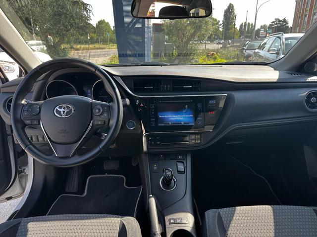 TOYOTA Auris Touring Sports 1.8 Hybrid Black Edition CVT