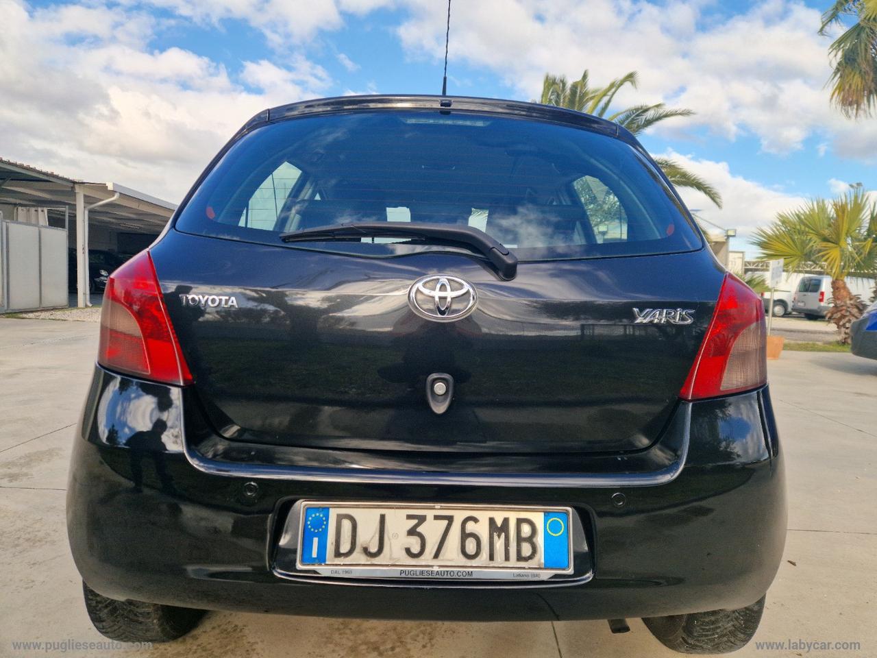 TOYOTA Yaris 1.0 5p.