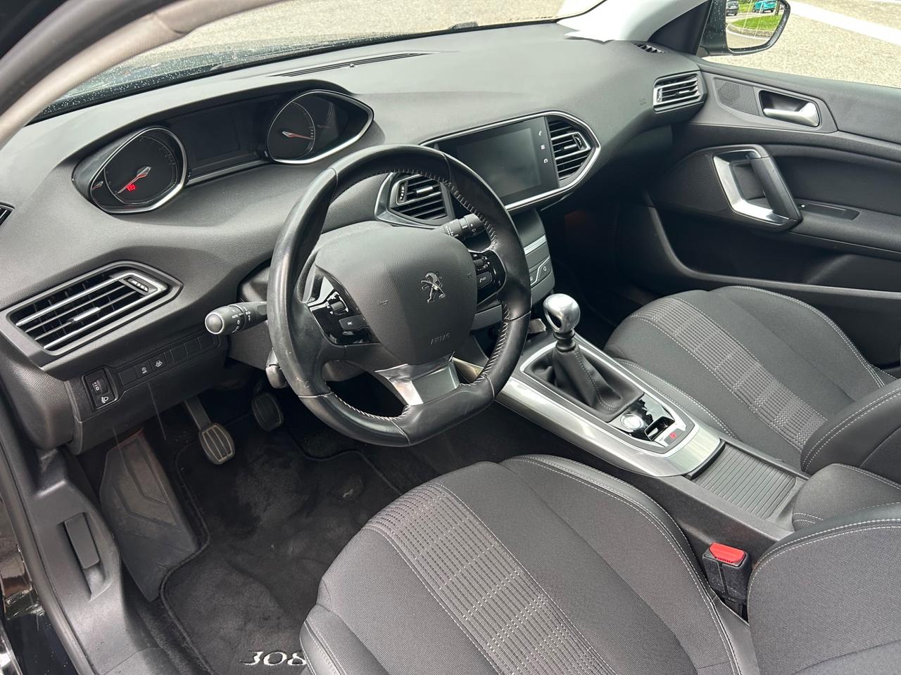 Peugeot 308 PureTech Turbo 130 S&S Allure* 73000 Km *