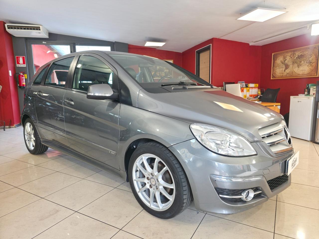 Mercedes-benz B 180 AUTOMATIC