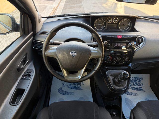 LANCIA Ypsilon 1.2 69 CV 5 porte Silver