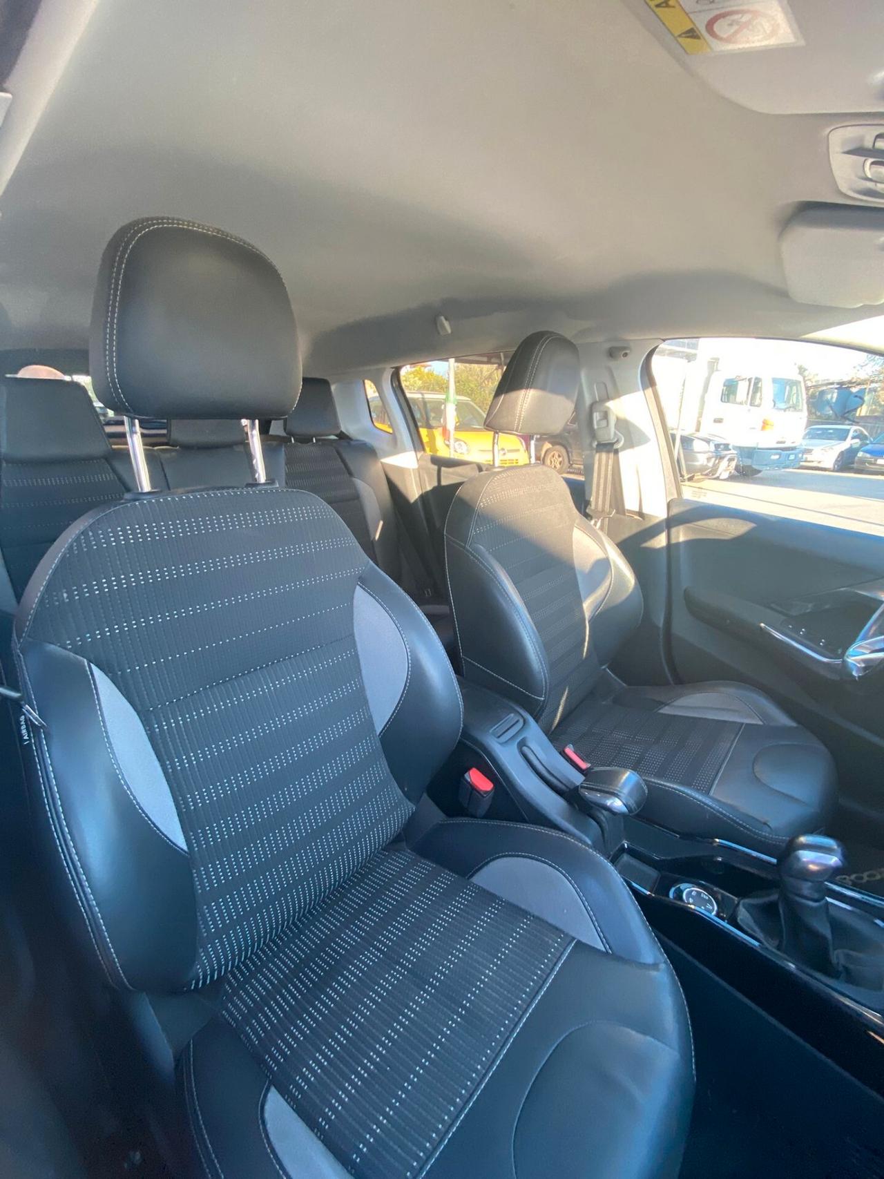 Peugeot 2008 BlueHDi 100 Black Matt