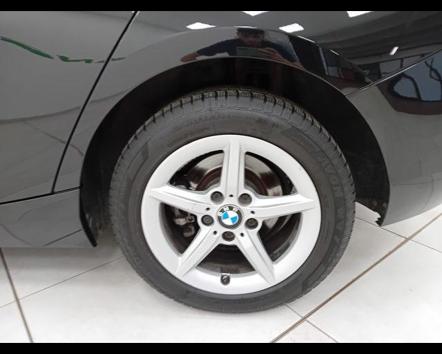 BMW 116 Serie 1 F/20-21 2015 - d 5p Advantage auto