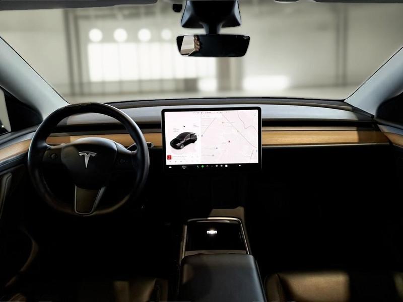 TESLA MODEL Y 75 kWh Dual Motor Long Range 4WD aut.