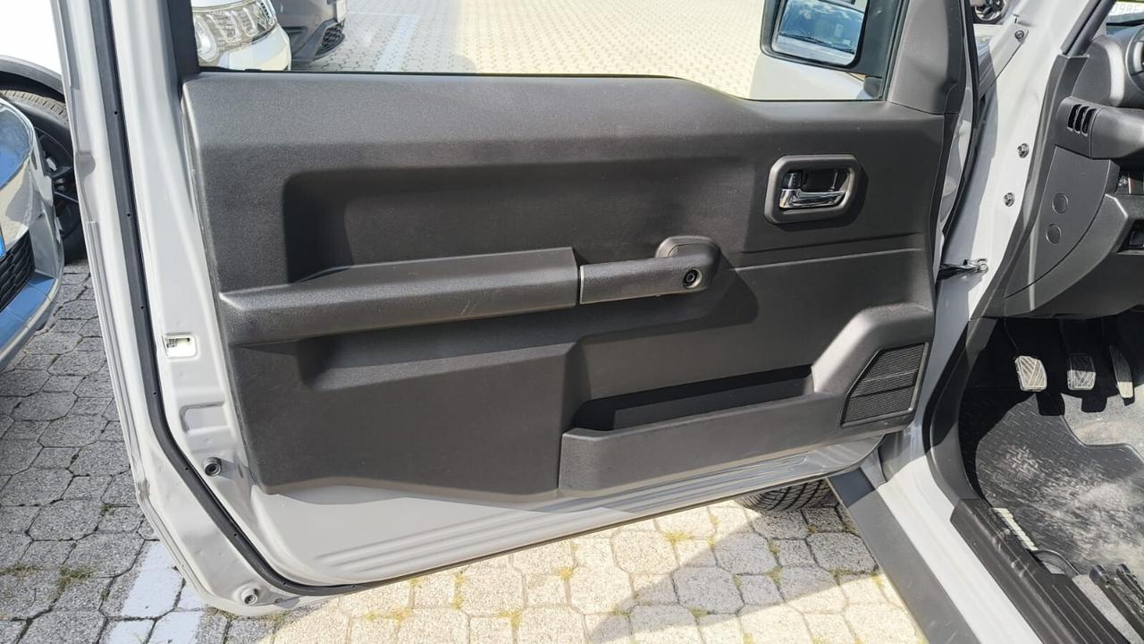 SUZUKI JIMNY 1.5 BENZINA 102CV 4X4 4WD AUTOVETTURA 4 POSTI