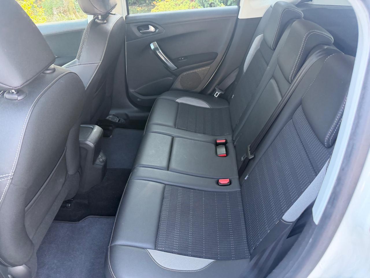 Peugeot 2008 diesel 1.6 GTLINE 2017