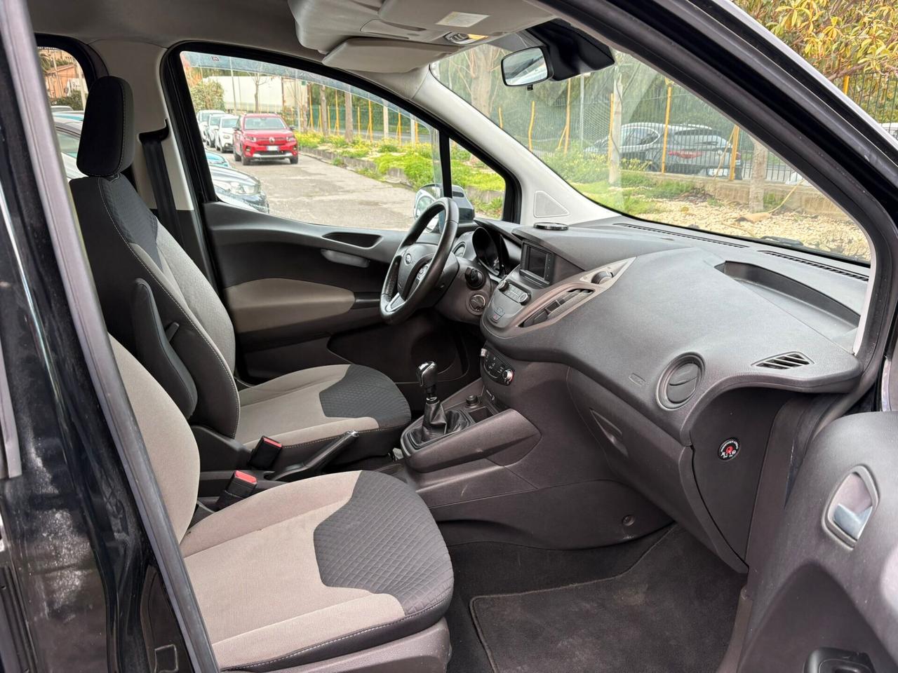 Ford Tourneo Courier 1.5 TDCI 75 CV Plus