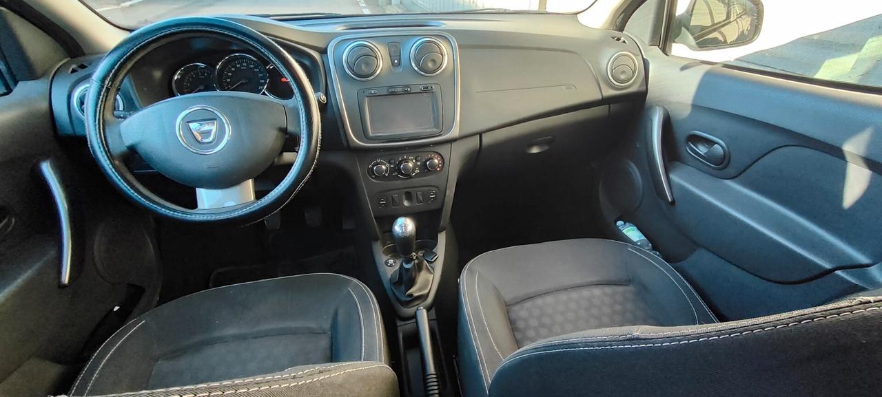 Dacia Sandero 1.2 75CV Lauréate NEOPATENTATI
