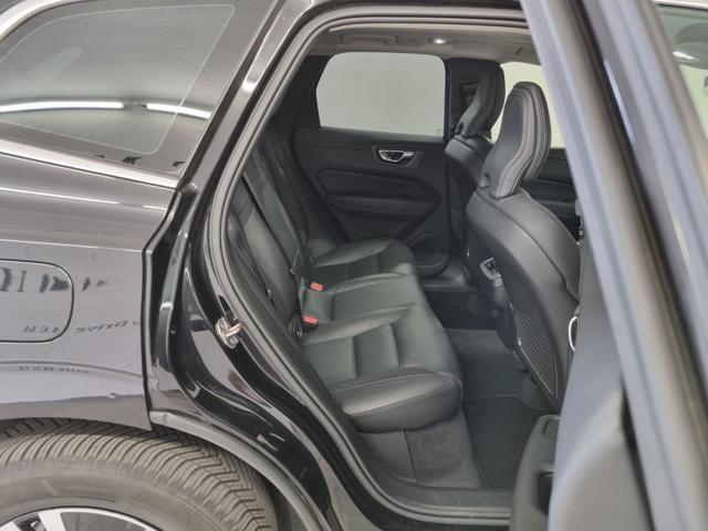VOLVO XC60 B5 (d) AWD Geartronic Momentum Pro