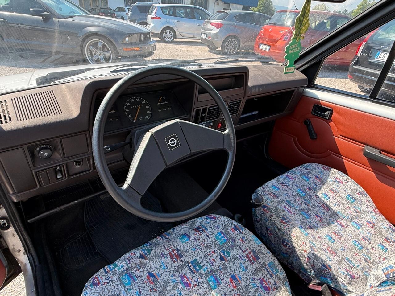 Opel Corsa 1.2 2 Porte TR
