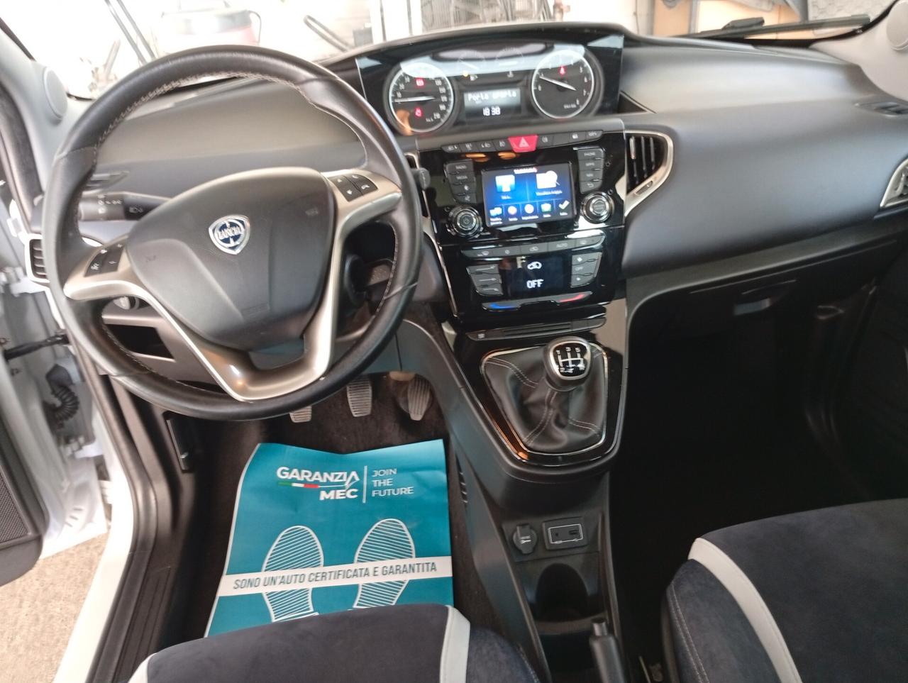 Lancia Ypsilon 1.2 69 CV 5 porte Platinum