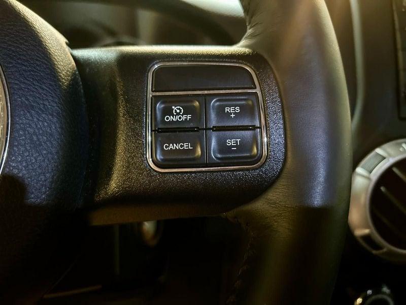 Jeep Wrangler Wrangler Unlimited 2.8 CRD DPF Sahara Auto