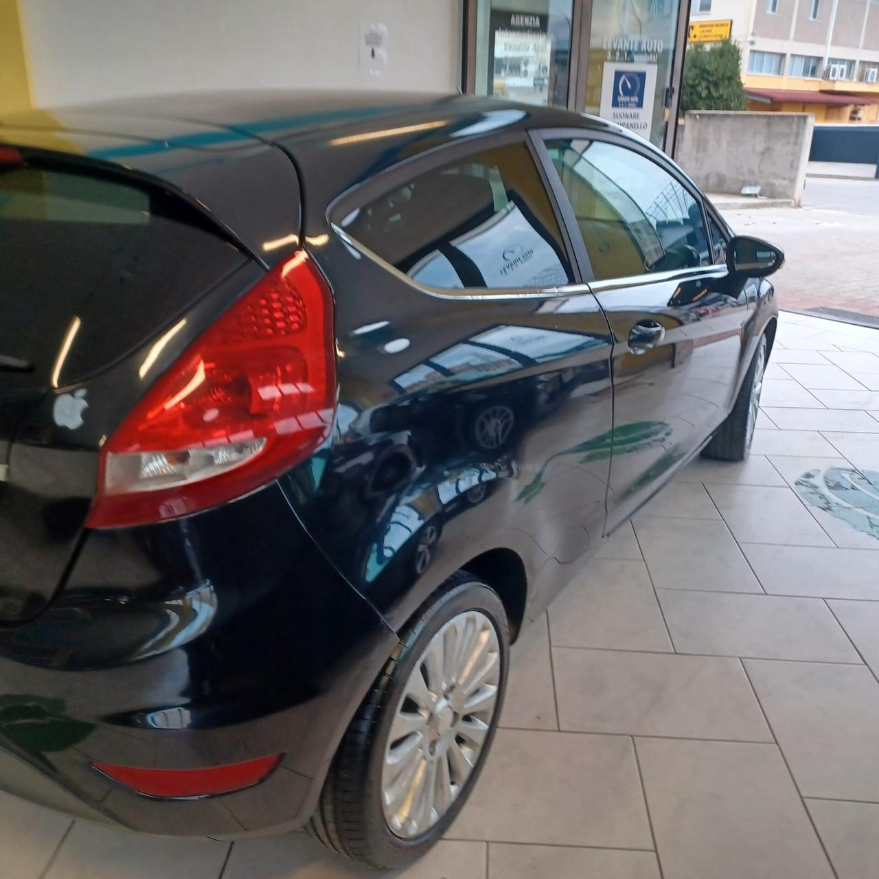 ECONOMICA BUONO STATO FIESTA 1.2 NEOPATENTATI