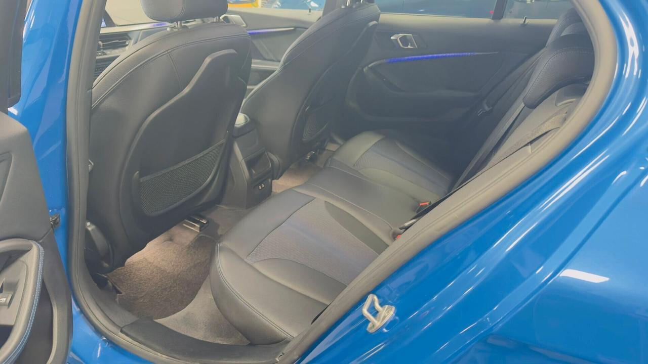 Bmw 118 118d 5p. Msport