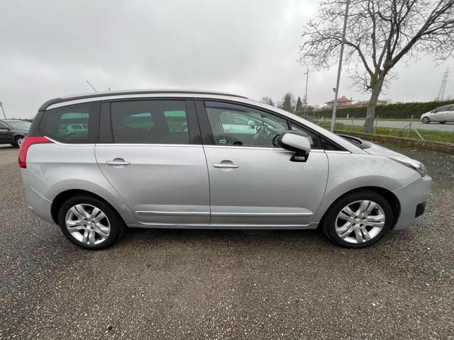 PEUGEOT 5008 1.6 HDi 115CV Allure