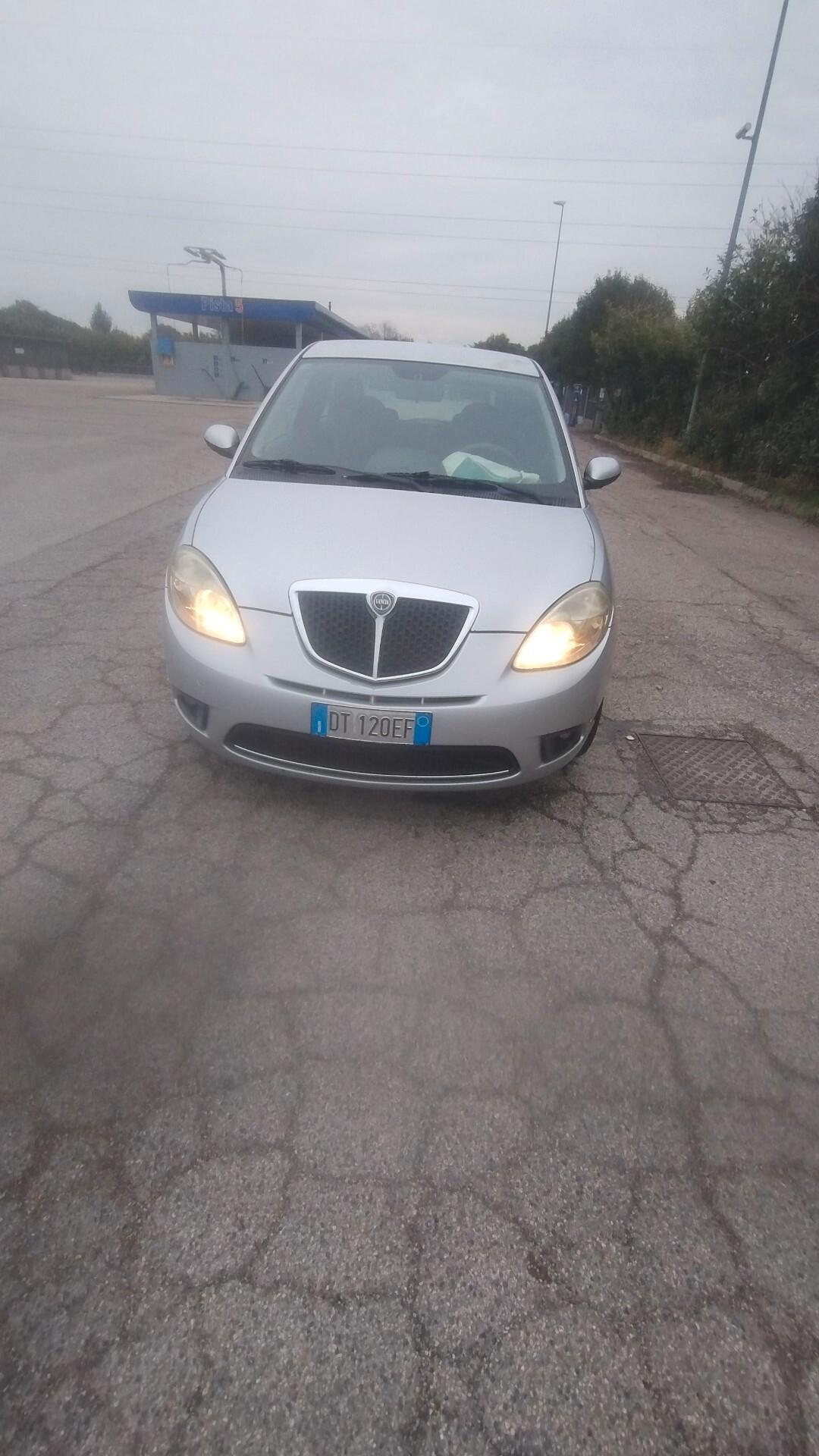 Lancia Ypsilon 1.2 Argento