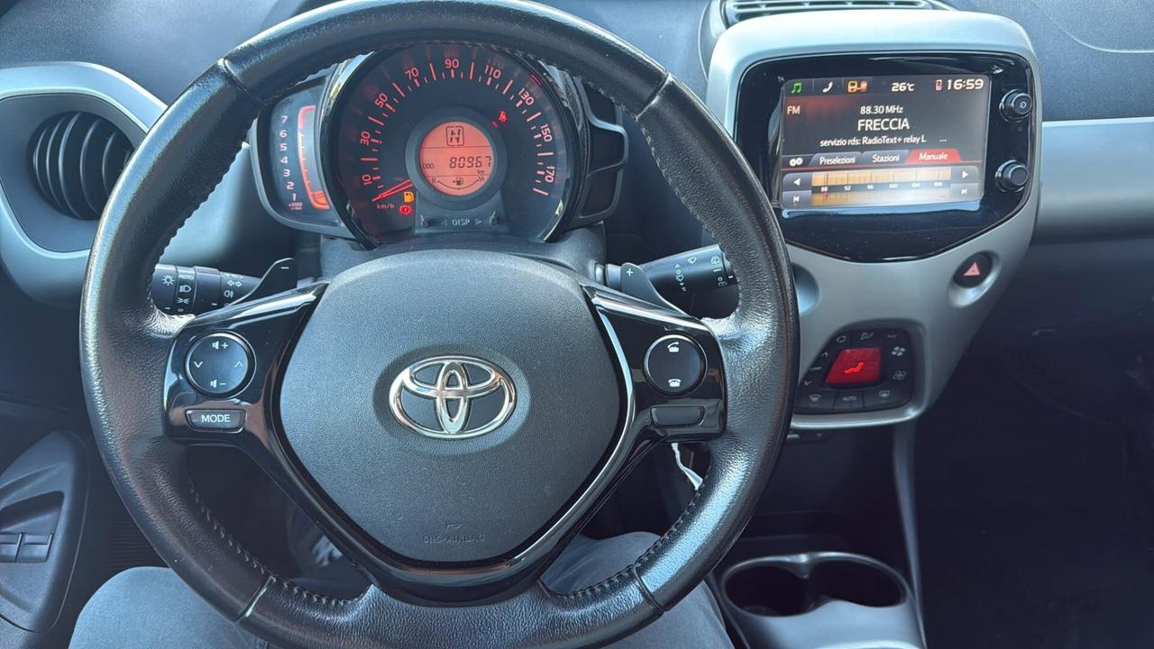 Toyota Aygo 1.0 VVT-i 69 CV 5 porte x-play TSS