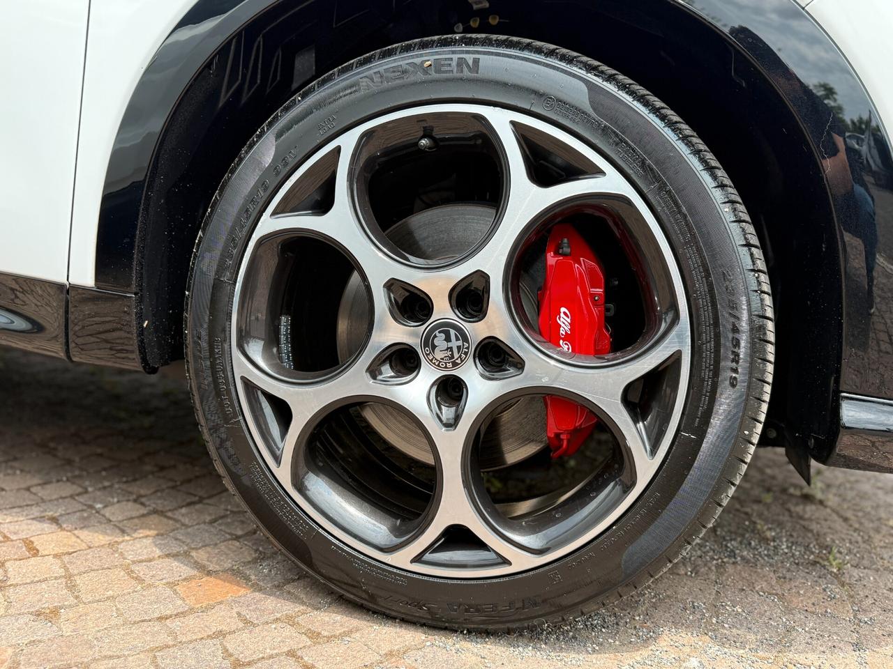 Alfa Romeo Tonale 1.6 diesel 130 CV TCT6 Veloce