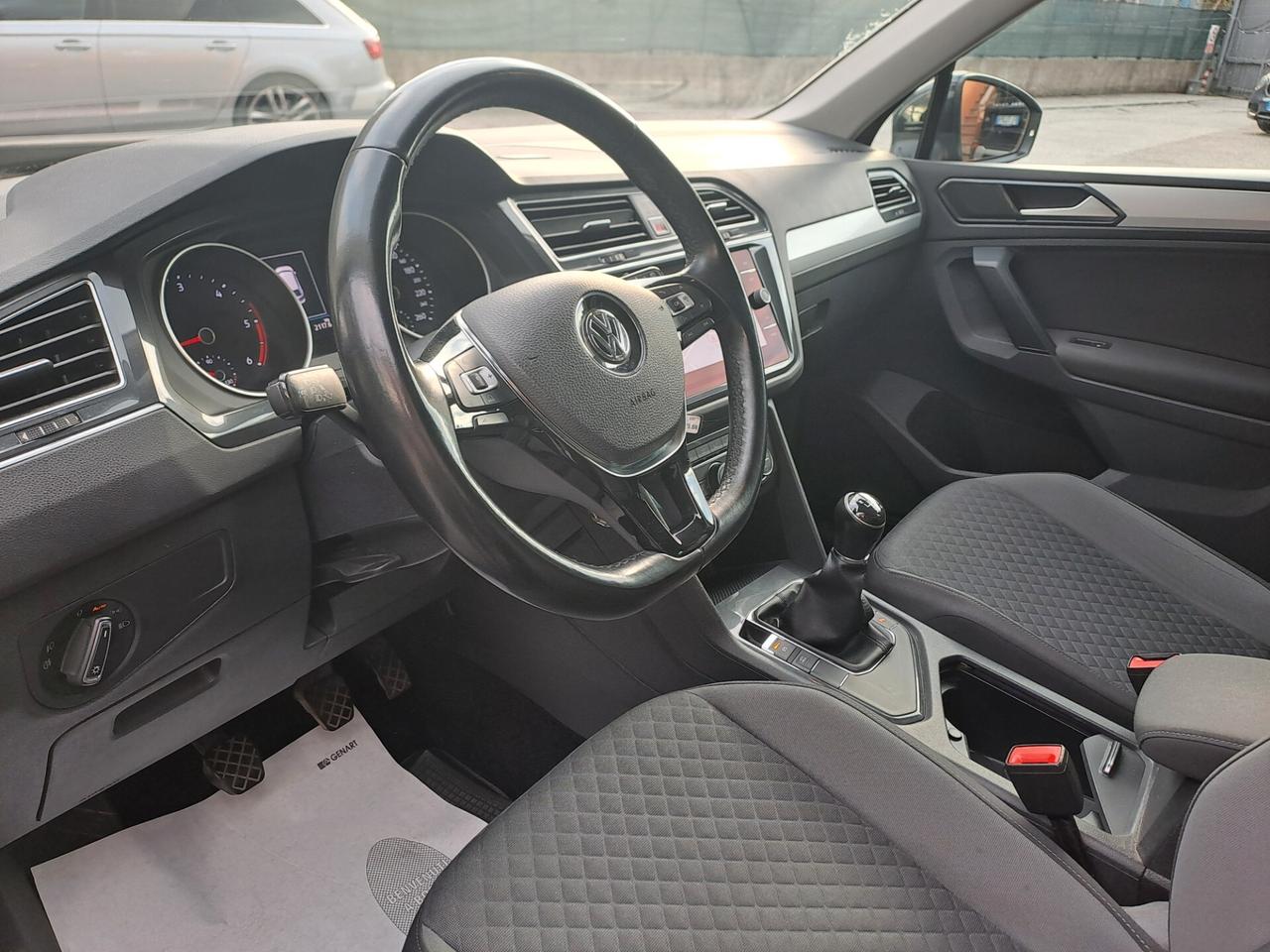 VW TIGUAN 1.6 TDI BUSINESS *OK NEOPATENTATI*