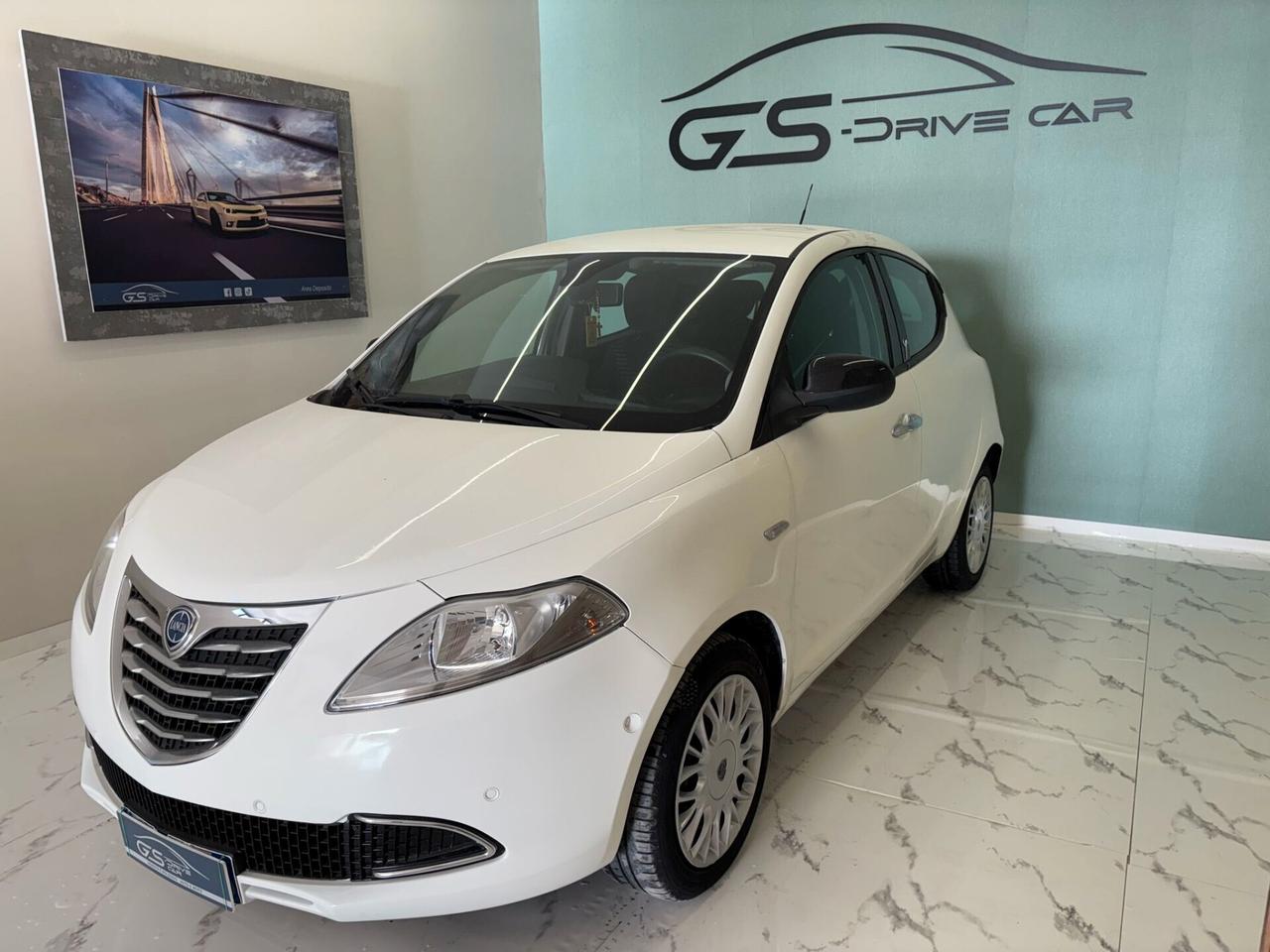 Lancia Ypsilon 1.2 69 CV 5 porte S&S Platinum