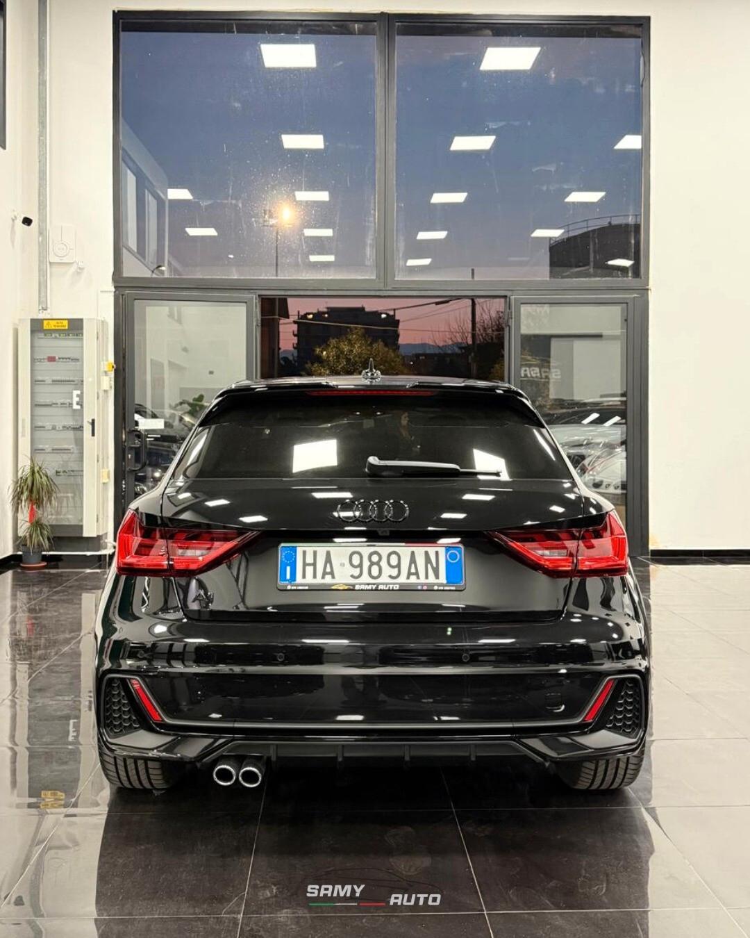 Audi A1 SPB 40 TFSI S tronic Identity Black