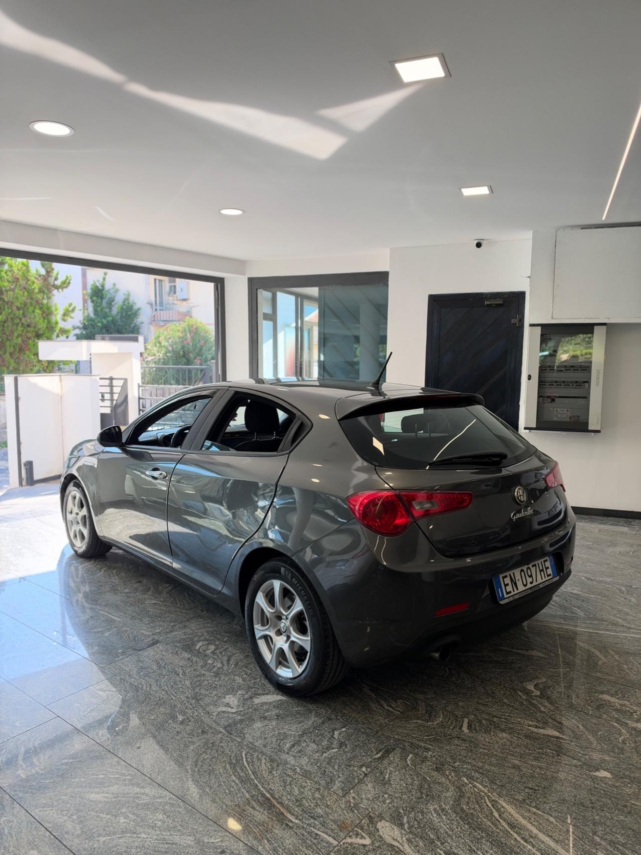 Alfa Romeo Giulietta 1.6 JTDm-2 105 CV Distinctive
